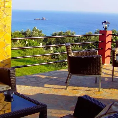 With Large Swimming Pool And Sea View At Corfu Lägenhet