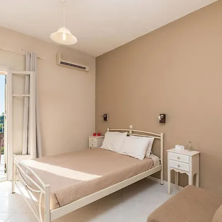 Appartement With Large Swimming Pool And Sea View At Corfu