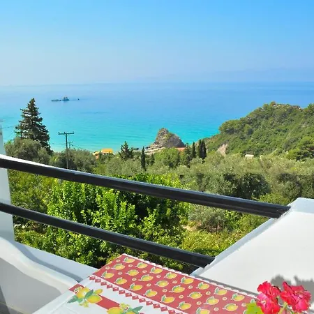 Lejlighed With Large Swimming Pool And Sea View At Corfu
