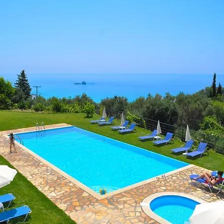 Apartment With Large Swimming Pool And Sea View At Corfu